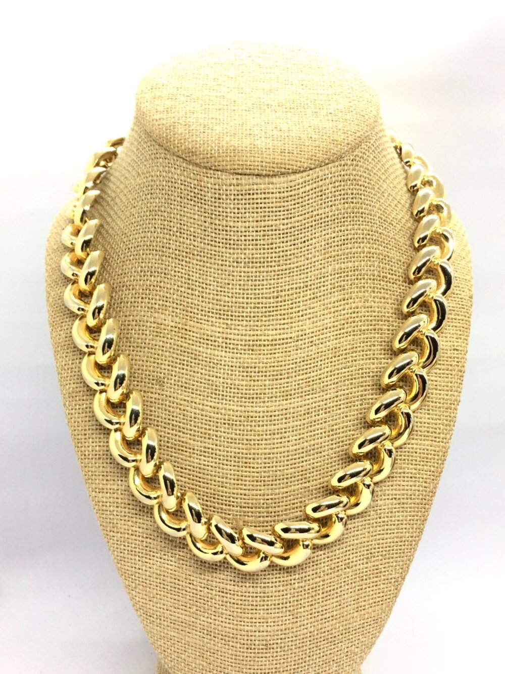 VINTAGE GOLD TONE NECKLACE Chunky Sculptural Link 18 Inch Statement Chain